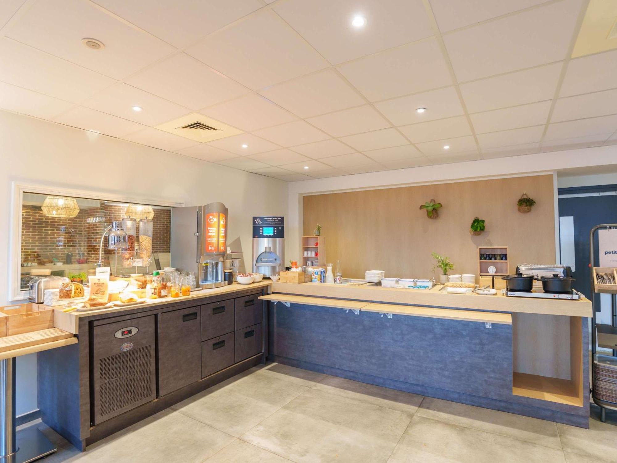 Ibis Laon Hotel Exterior foto